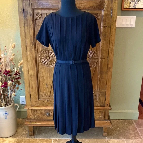 Vintage 1960s Black Professional Dress - Madmen - Picture 2 of 9